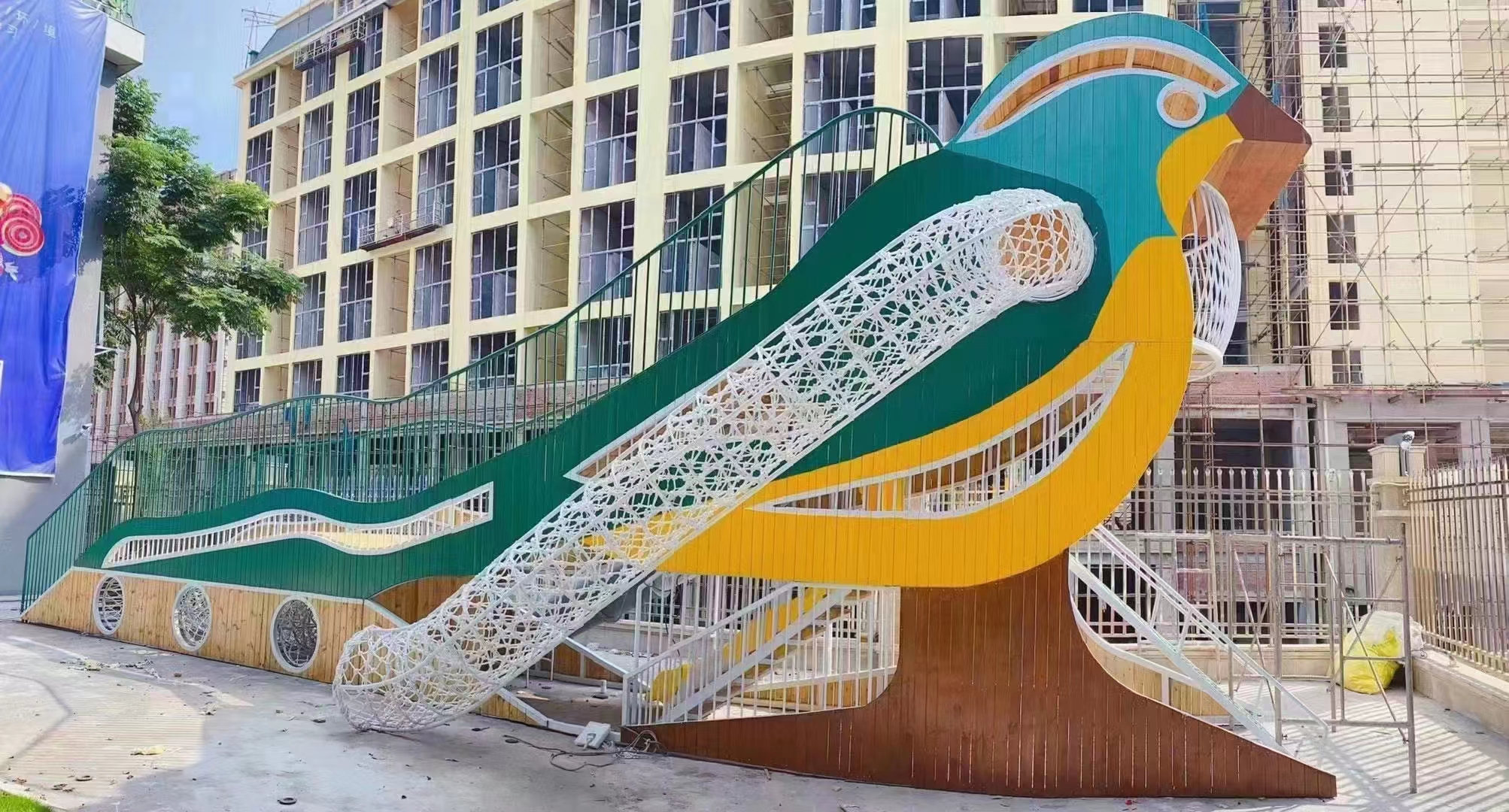 鹦鹉滑梯