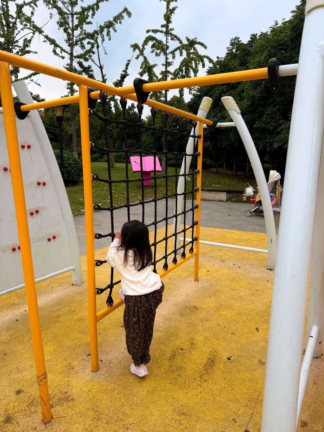 城北万象汇附近！发现免费户外儿童游乐区_8_.jpg